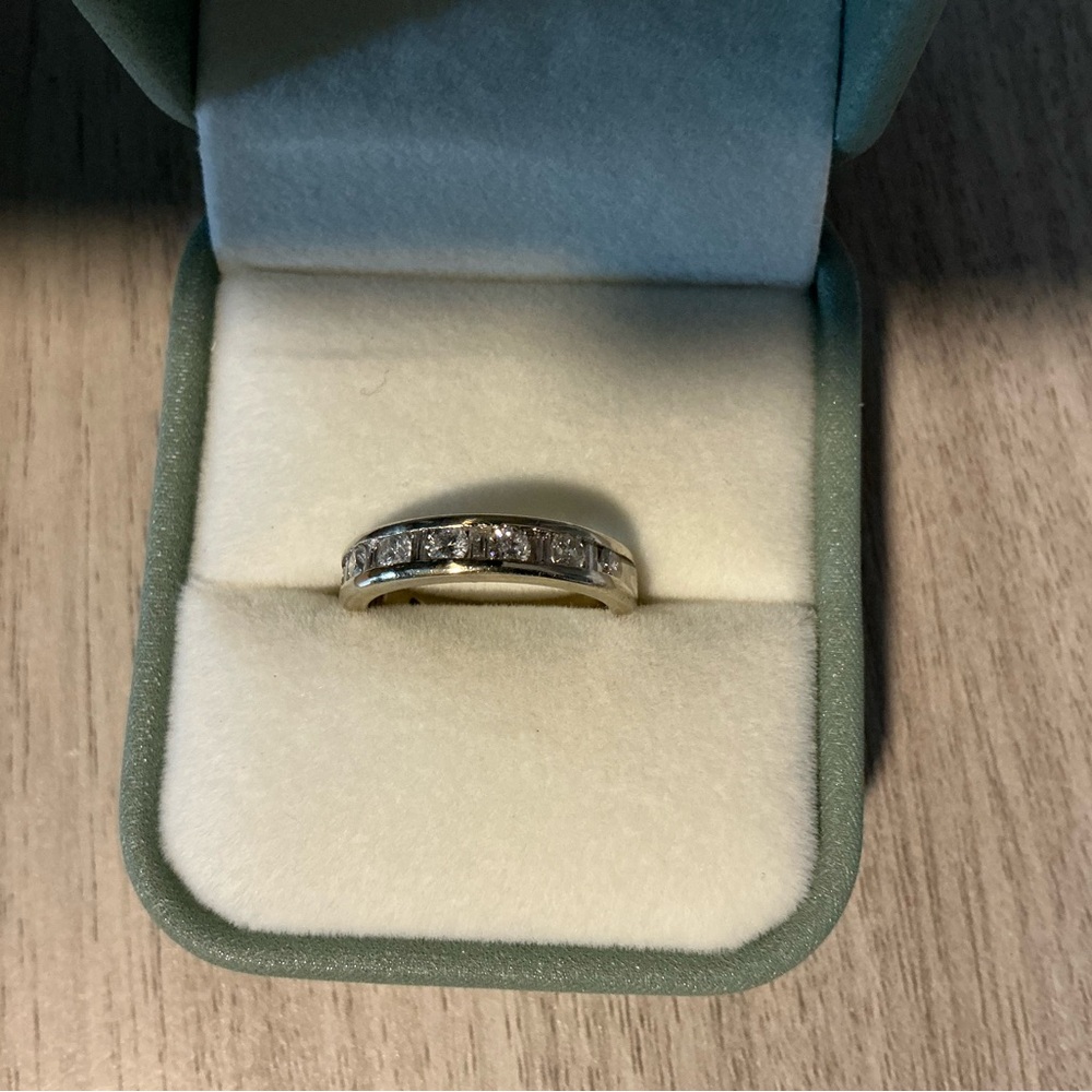 Stunning 14KT white gold custom made diamond band - Picture 6 of 7